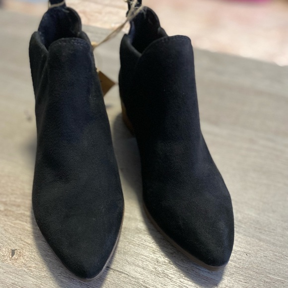 AEO Micro Booties - Picture 2 of 16